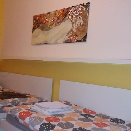 Geraeumige Zentrumsnahe Altbauwohnung 维也纳 外观 照片
