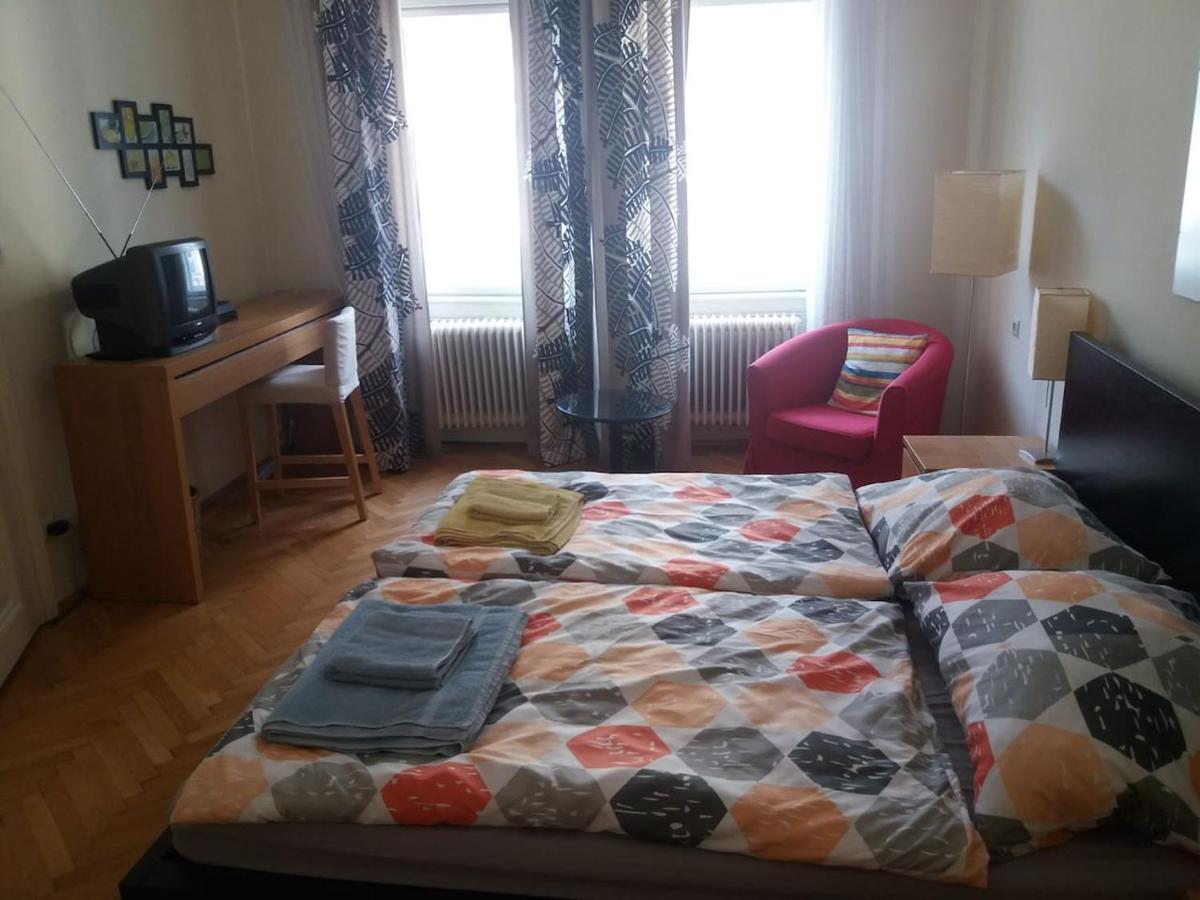 Geraeumige Zentrumsnahe Altbauwohnung 维也纳 外观 照片